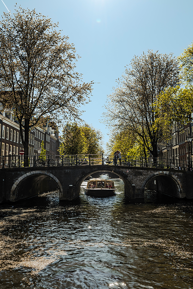 8 Vier Heemskinderenbrug. Foto genomen vanaf Herengracht Bench Scenic Spot in zuidelijke richting.
(Canon EOS R + Lens RF24 - 50 mm)